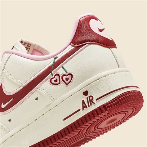 nike valentines schuhe|Nike valentine shoes.